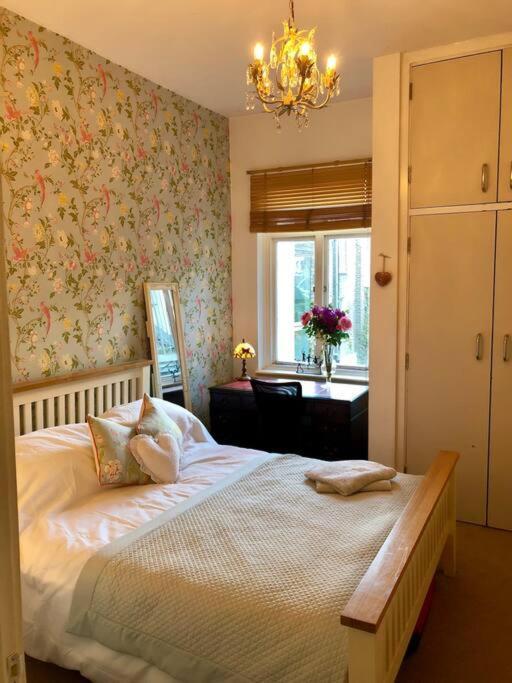 Spacious Apartment In The Heart Of Camden Town Londra Dış mekan fotoğraf